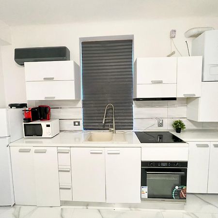 White 2 Apartman Bukarest Kültér fotó
